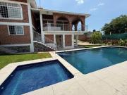 CASA CON ALBERCA Y JARDÍN EN VENTA EN YAUTEPEC, MORELOS