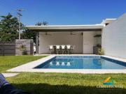 CASA CON ALBERCA Y JARDIN PRIVADO EN EXCLUSIVO...