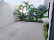 CASA CON ALBERCA Y JARDIN PRIVADO EN SANTA FE