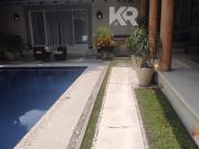 A PIE DE CALLE CASA CON ALBERCA Y PALAPA EN VENTA Y...