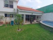 Casa con alberca y seguridad en Cuernavaca