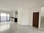 Casa con alberca y seguridad zona country entrega inmediata