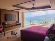 Casa con alberca y vista a la bahía en venta!