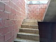 CASA CON ALMACEN EN CONSTRUCCIÓN