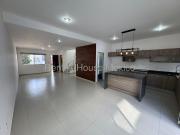 Casa con amenidades, 3 recámaras, sala de TV. RENTA...