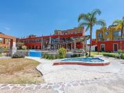 Casa con Amenidades en Venta en San Miguel – Alberca,...