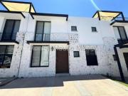 Casa con amenidades, estudio, 3 recámaras. VENTA Juriquilla