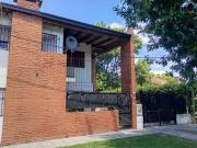 Casa con amplio lote en Punta Lara