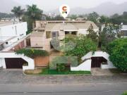 Casa con amplio terreno en La Molina – Ideal para proyecto