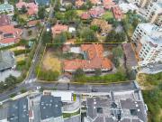 Casa con amplio terreno en Urbanización Campo Alegre