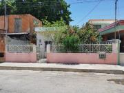 Casa con amplio terreno en venta en el centro cerca de...