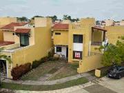 Casa con amplio terreno en Venta Fracc Puerta Magna zona...