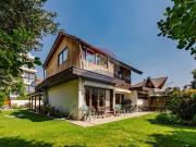 Casa con amplio terreno y buena conectividad