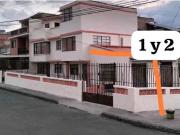 Casa esquinera con apartamento y locales en Venta en...