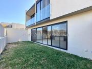 Casa con área de TV, 4 recámaras, cuarto de servicio...