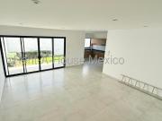 Casa con área de TV, cuarto de servicio, 4 recámaras...