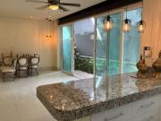 Casa con bungalow, alberca y paneles solares en privada...