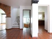 Casa con chimenea en renta en Lomas de Tecamachalco,...