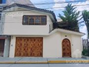 ¡CASA CON COCHERA EN ALQUILER DE 200 M2 EN PLENA AV....