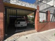 CASA CON COCHERA PATIO JARDÍN Y TERRAZA