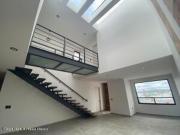 Casa con cuarto de servicio, 3 recamaras. Lomas de...