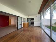 Casa con cuarto de servicio, estudio, family room, 3...