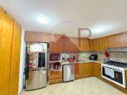 Casa con Departamento en Fraccionamiento