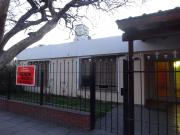 Casa con Departamento en Venta en Barrio Los Platanos:...