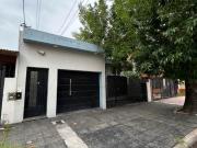 Casa con Departamento en venta en Bernal Oeste
