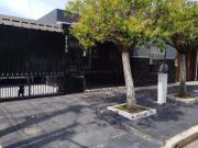 Casa con Departamento en venta en Quilmes Oeste