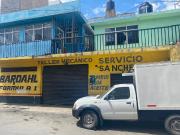 Casa con Departamentos y local comercial