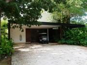 Casa con diseño de autor vista al Lago / campo de golf...