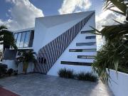 | Casa con diseño minimalista, en venta y renta. |