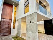 Casa con diseño único en Venta en privada con amenidades
