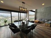 Casa con Diseño y Acabados Industriales en Venta, Bosque...