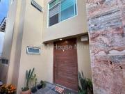 Casa con estudio, cuarto de servicio, 4 recamaras Real...