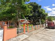 CASA CON EXCELENTE DISTRIBUCION EN REMATE PARA VIVIR O...