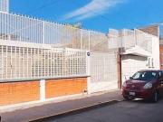 Casa con excelente ubicación calle Castillo Breton La...