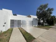 CASA CON EXCELENTE UBICACION EN ALTABRISA