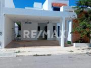 Casa con Excelente ubicación en renta en Gran Santa Fe