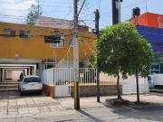 Casa con excelente ubicación ideal para Consultorios