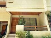 Casa con excelentes espacios para compartir en familia