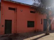 CASA CON GALPON en venta