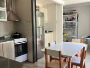 CASA CON GARAGE, CONSULTORIO Y LOCAL