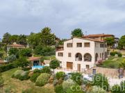 Casa con giardino e viste panoramiche a pochi passi dal...