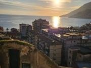 Casa con giardino vista mare