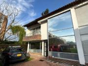 CASA CON GRAN ILUMINACION EN CHIA