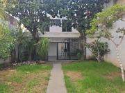 Casa con grandes Jardines en Venta en Santa Teresita