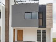 Casa con habitacion en pb, Zona Plaza San Diego, San...