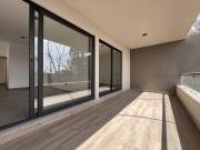 Casa con habitación en Planta Baja y doble terraza